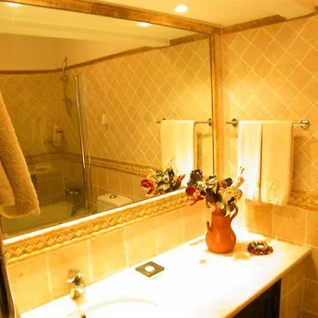 Βίλα Sleeps 6 Pool Air Con T607829